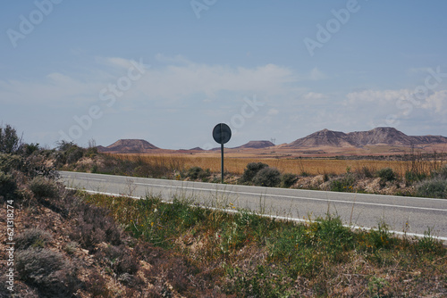 Route dans désert photo
