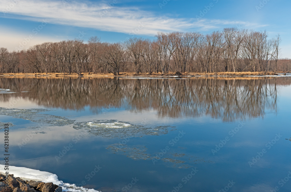 Quiet Waters on a Thawing Mississippi River