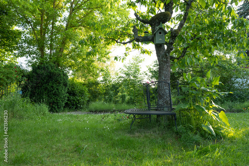 Vogelhaus im Garten