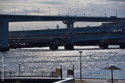 豊洲の公園から見た光る海