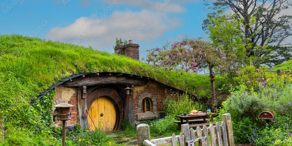 Foto de MATAMATA- NEW ZEALAND -NOVEMBER -2- 2022: Hobbiton - movie set ...