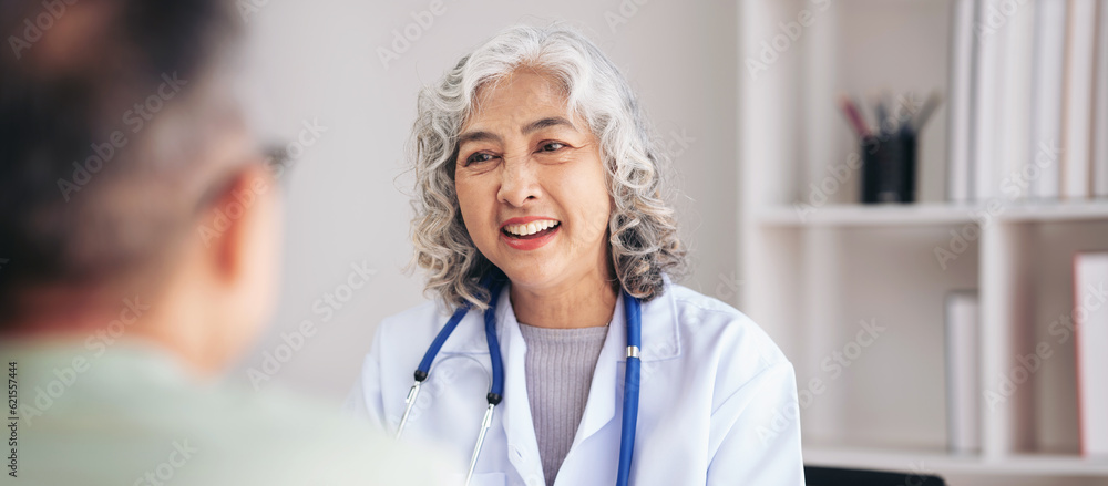 Female doctor writing prescription on clipboard while explaining medicine use and discussing about - obrazy, fototapety, plakaty 