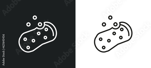 sponges outline icon in white and black colors. sponges flat vector icon from cleaning collection for web, mobile apps and ui.