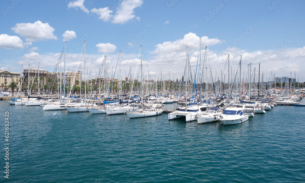 Vista general del puerto deportivo de Barcelona