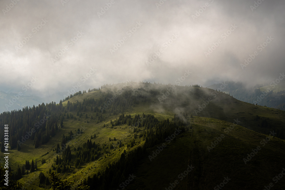 Nebelstimmung im Prättigau oberhalb Furna in der Schweiz