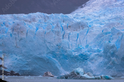 Glaciar Perito Moreno, Spegazzini y su enorno natural photo