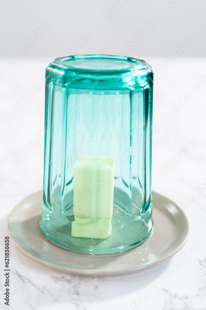 Φωτογραφία Softening unsalted butter