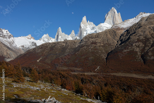 Entorno del Fiztroy y Cerro Torre en oto  o.