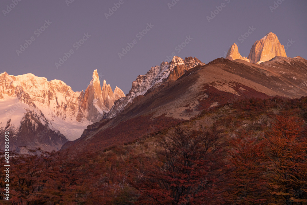 Entorno del Fiztroy y Cerro Torre en otoño.