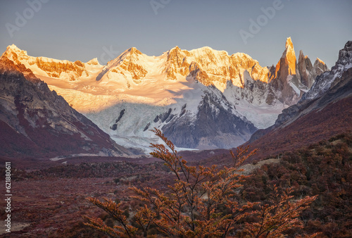 Entorno del Fiztroy y Cerro Torre en otoño. photo