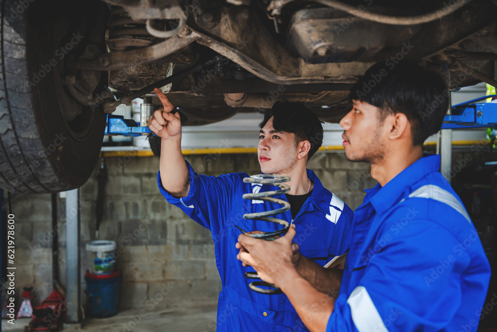 Mechanic inspects and maintains the engine for the customer. An app to write checklists for repair machines, car services and maintenance to the clipboard. Mechanic inspects and maintains the engine for the customer. An app to write checklists for repair machines, car services and maintenance to the clipboard.