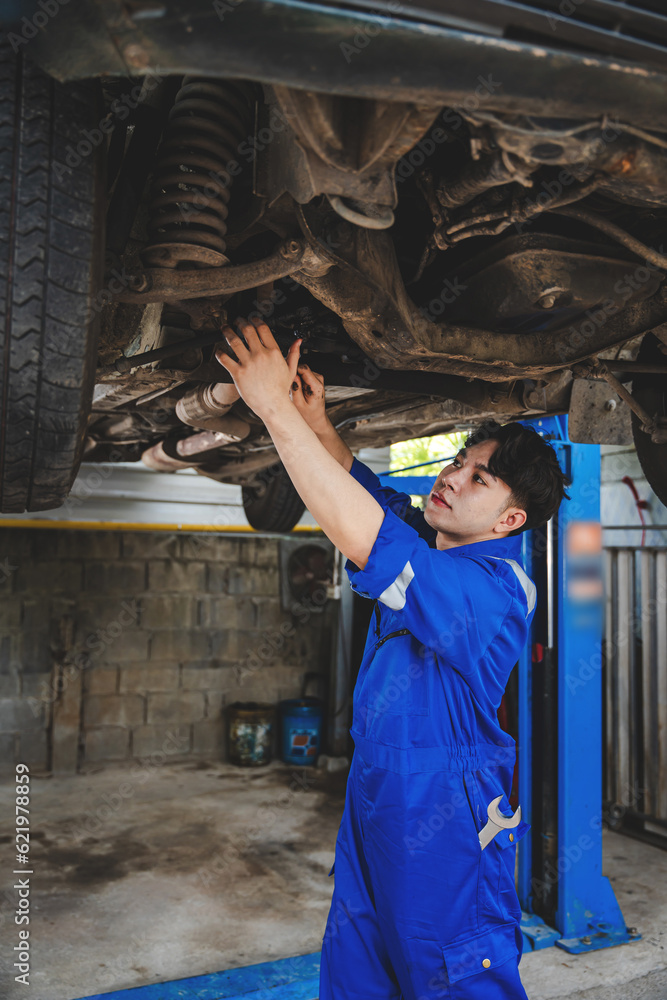 Mechanic inspects and maintains the engine for the customer. An app to write checklists for repair machines, car services and maintenance to the clipboard. Mechanic inspects and maintains the engine for the customer. An app to write checklists for repair machines, car services and maintenance to the clipboard.