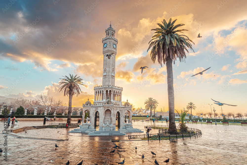 Standing tall at the heart of Izmir's city center, the clocktower of Konak Square offers panoramic views of the surrounding area.