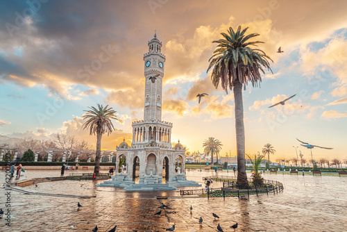 Bild auf Leinwand Standing tall at the heart of Izmir's city center, the clocktower of Konak Square offers panoramic views of the surrounding area