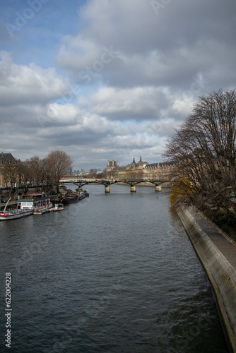 In giro per la città di Parigi, Francia