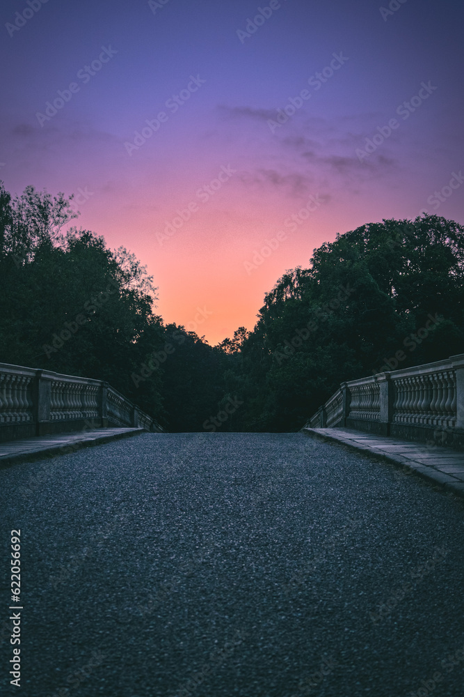 Obraz premium Sunset over bridge