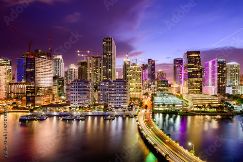 Wallpaper Mural Miami, Florida, USA downtown Skyline. Torontodigital.ca