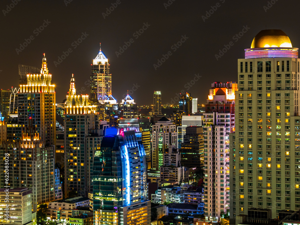 Fototapeta premium View of Skylines in Bangkok at night, Thailand