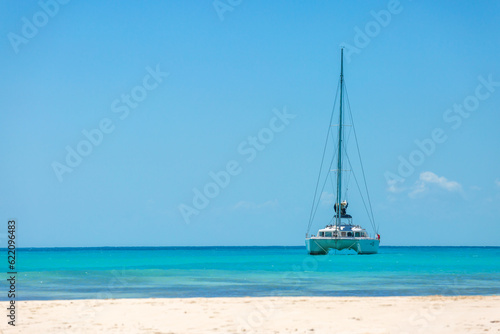Catamaran at the tropical beach of Cuba © Designpics