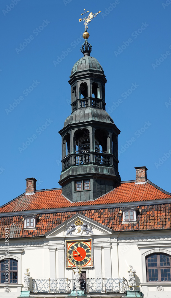 A carillon is installed in an octagonal tower. This tower is constructed with abat-sons to reflect the sound. It's part of the old town hall in Lueneburg, Germany