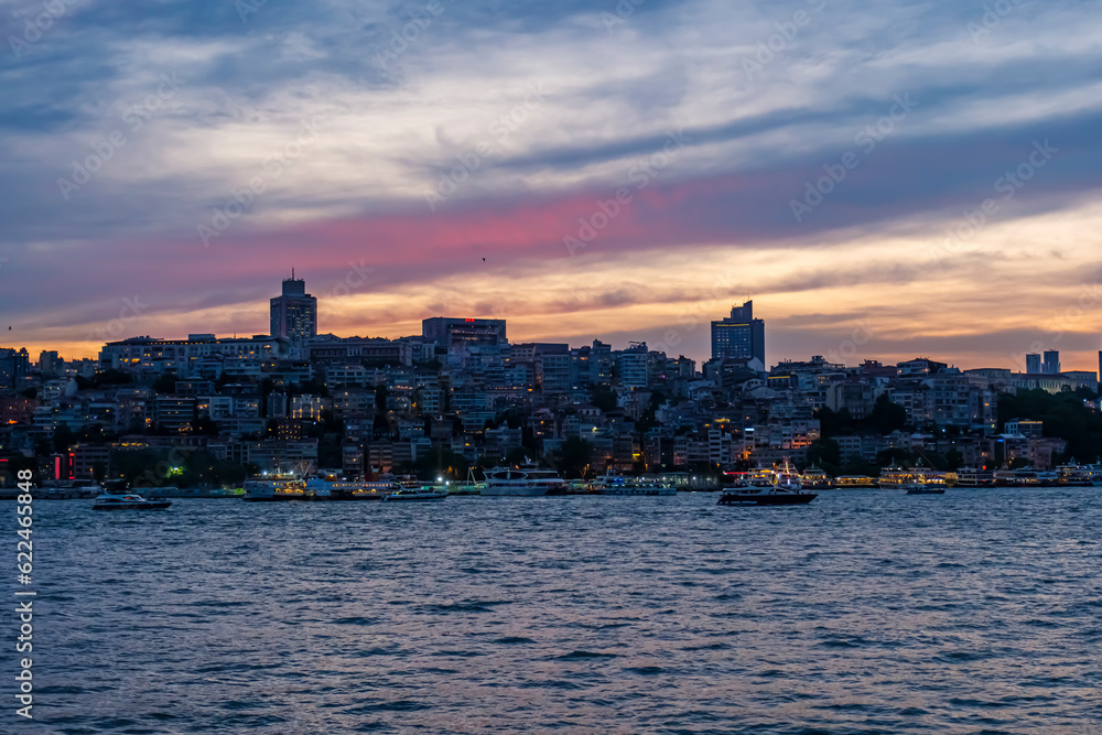Fototapeta premium Panorama with a view of the Bosphorus and Galata Tower in Istanbul