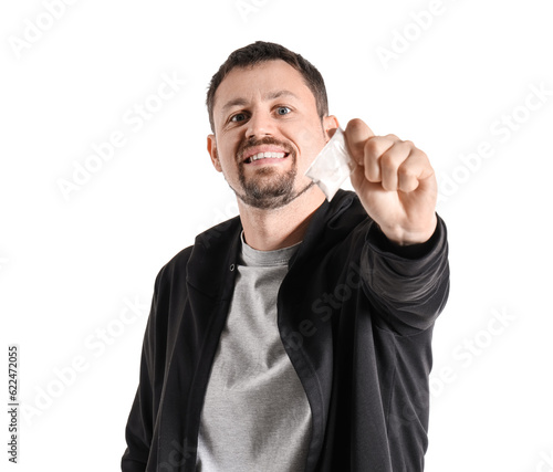 Male junkie with drugs on w...
