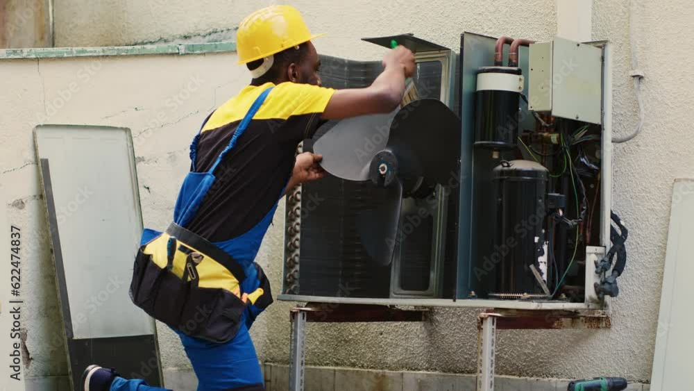 Efficient expert removing layer of dust from blower fan to prevent