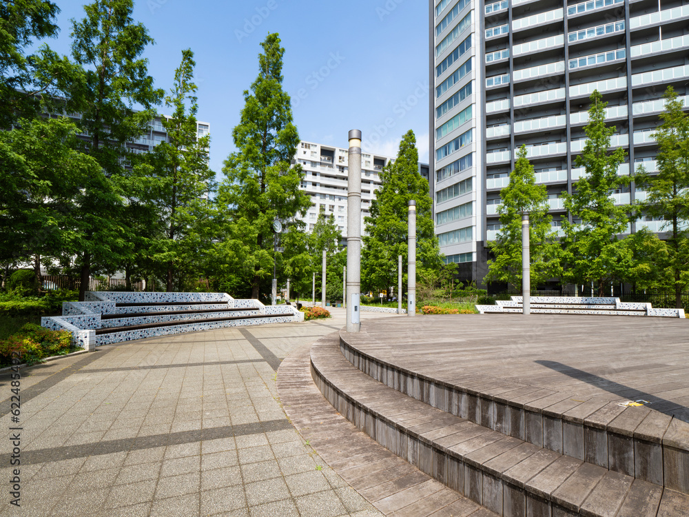青空の東雲水辺公園 運河沿いの気持ちの良い公園 青空の東雲水辺公園 運河沿いの気持ちの良い公園