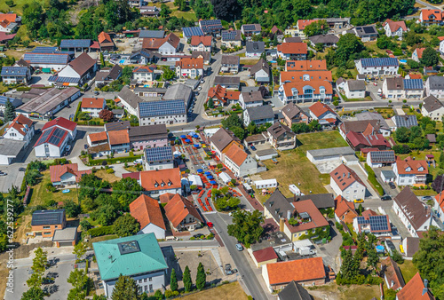Der Markt Aindling im Wittelsbacher Land in Schwaben im Luftbild