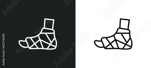 plastered foot outline icon in white and black colors. plastered foot flat vector icon from medical collection for web, mobile apps and ui.