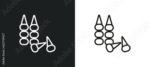 crayons outline icon in white and black colors. crayons flat vector icon from kid and baby collection for web, mobile apps and ui.
