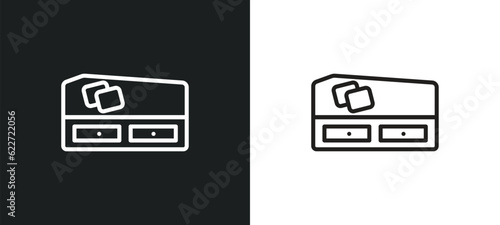 daybed outline icon in white and black colors. daybed flat vector icon from furniture and household collection for web, mobile apps and ui.