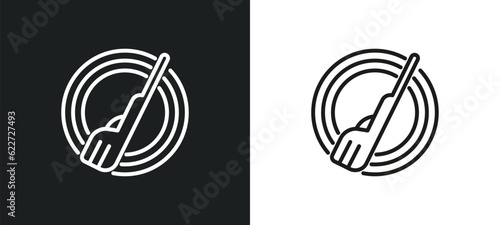 shooting game outline icon in white and black colors. shooting game flat vector icon from arcade collection for web, mobile apps and ui.