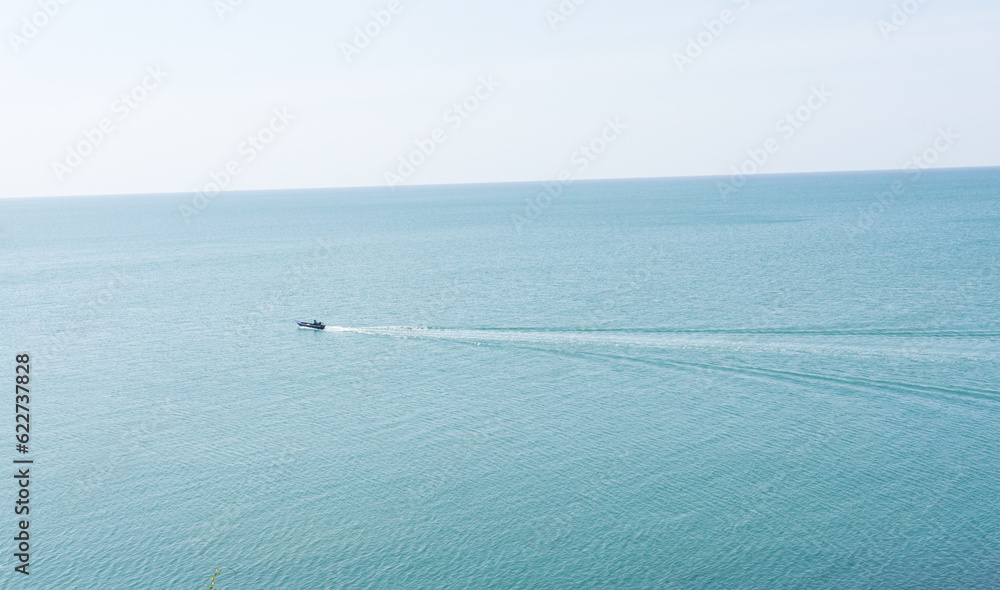 Obraz premium Ship in the sea