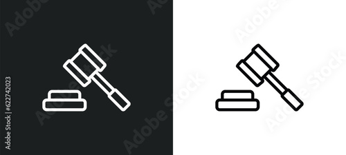 auction hammer outline icon in white and black colors. auction hammer flat vector icon from economyandfinance collection for web, mobile apps and ui.