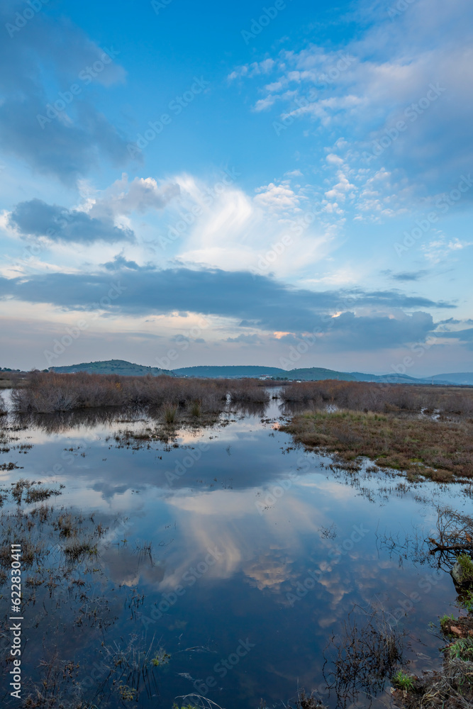 Fototapeta premium beautiful sunset over the lake