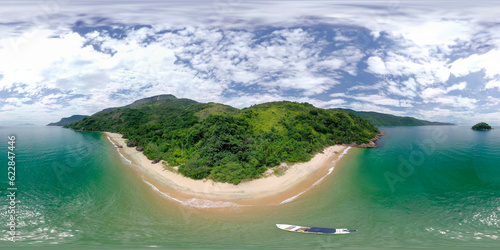 Imagem em 360 graus da Praia de Itaoca, Paraty, Rio de Janeiro, Brasil photo