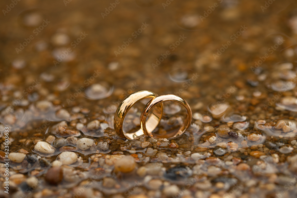 Wedding rings Drops Wedding rings Drops