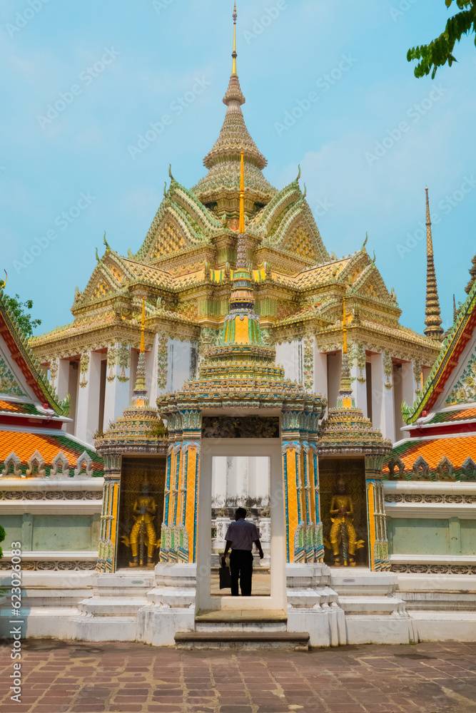 Temple Wat Pho religion bouddhiste ,magnifique architecture, Bangkok, Thaïlande