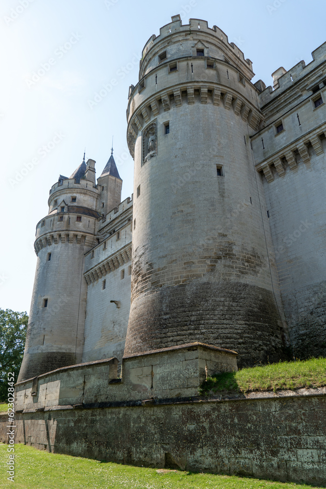 Das Schloss Pierrefonds bei Compiegne