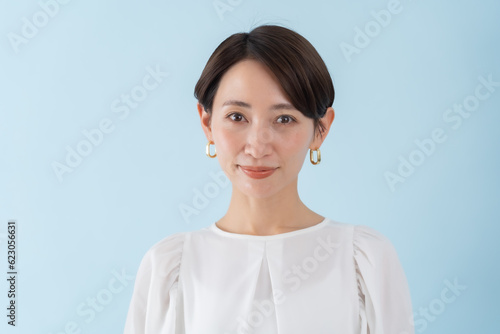 私服の日本人女性