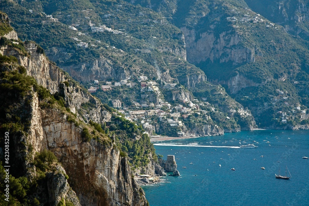 golfo di Amalfi nella costiera Amalfitana . Napoli