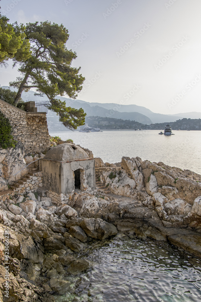 Magnifique paysage en bord de mer près de Nice sur la Côte d'Azur 