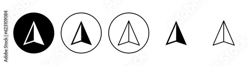 Compass icon set. arrow compass icon vector