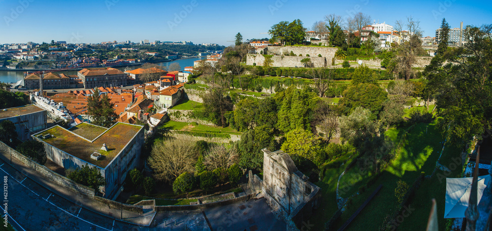 garden on the river side of Porto