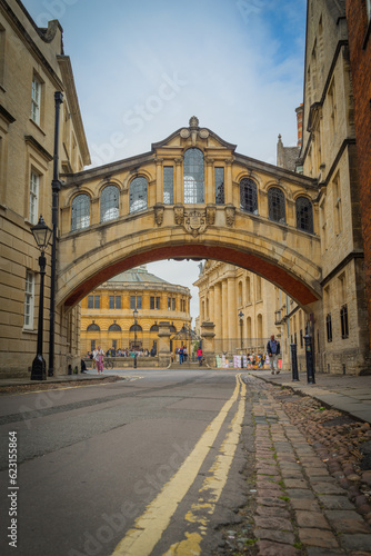 Hertford Bridge known as the Bridge of Sighs, is a skyway joining two parts of Hertford College, Oxford, UK © JTP Photography