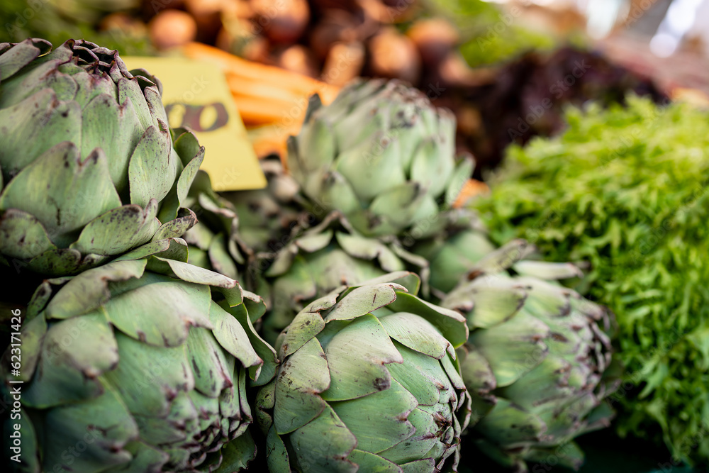 Slowfood - artichokes, market place Berlin Charlottenburg Slowfood - artichokes, market place Berlin Charlottenburg