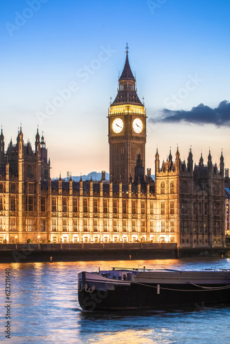 Canvas Print Palace of Westminster and Big Ben sundown view from Thames river