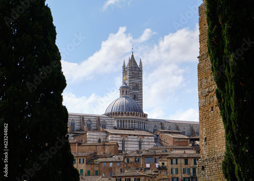 Foto scattata nel centro storico di Siena al famoso Duomo. photo