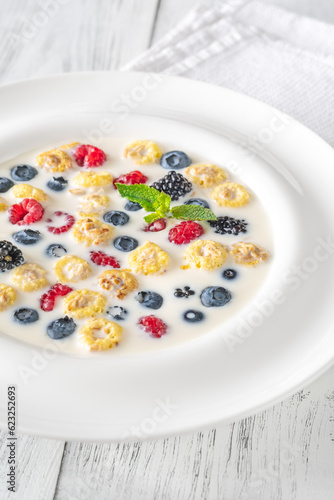 Cereal with milk and berries